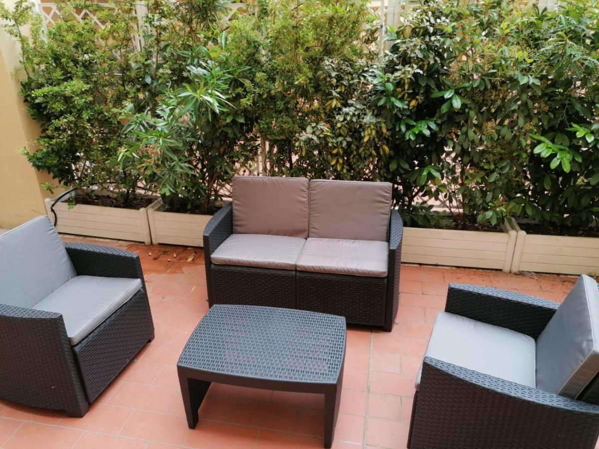 Ugo Bassi Lux Apartment Bologna Bagian luar foto