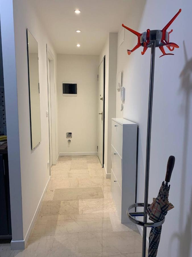 Ugo Bassi Lux Apartment Bologna Bagian luar foto