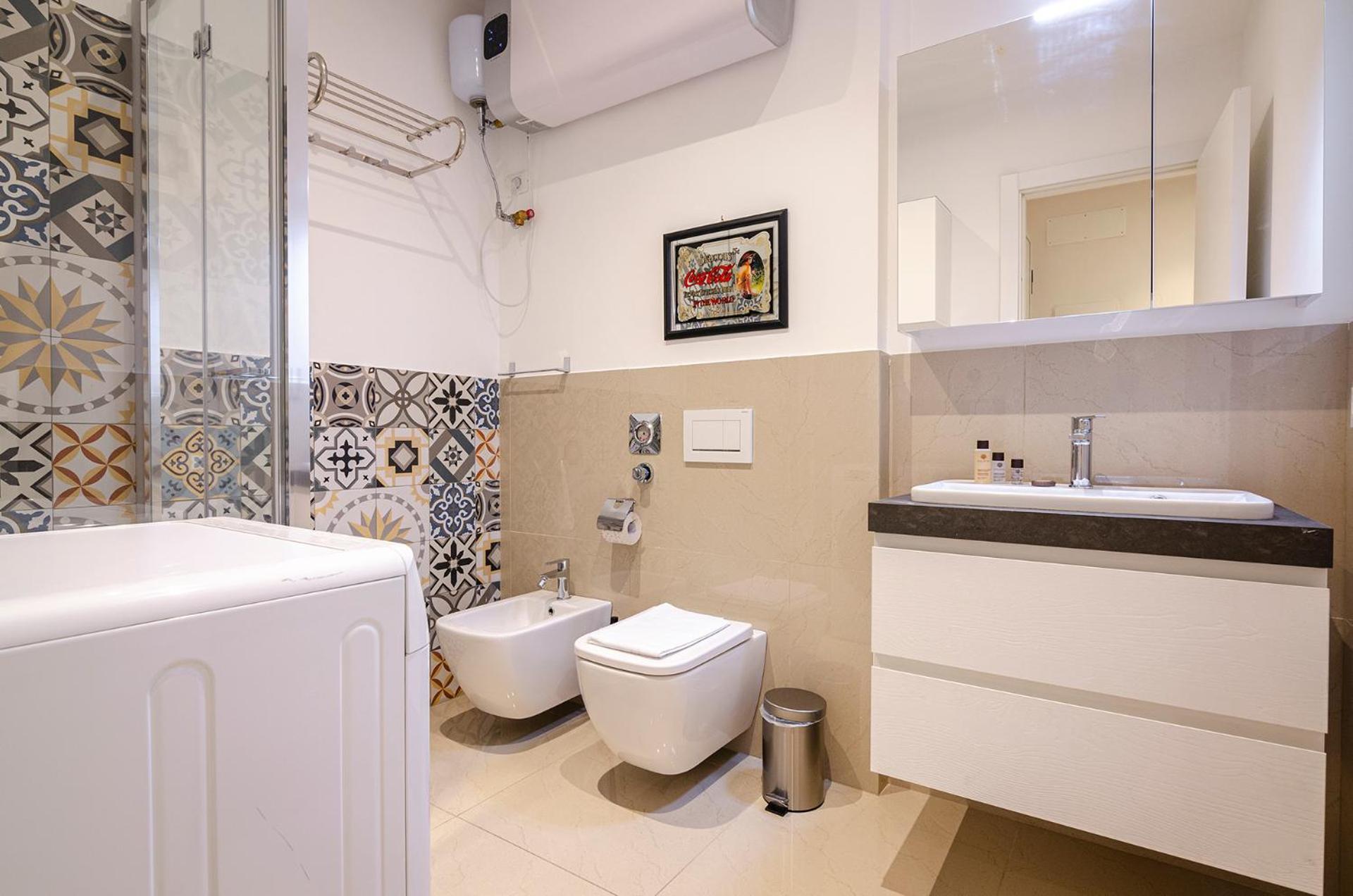Ugo Bassi Lux Apartment Bologna Bagian luar foto
